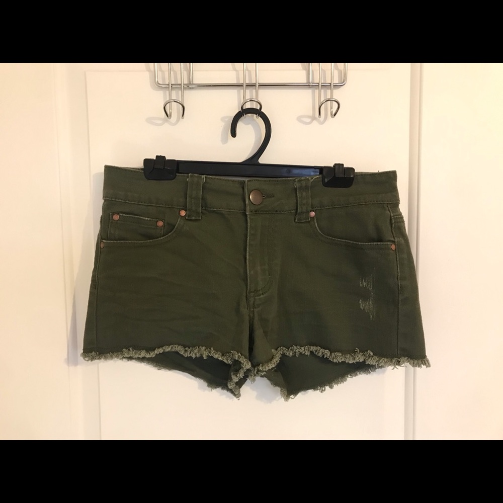 F21 army green jean shorts